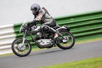 Vintage-motorcycle-club;eventdigitalimages;mallory-park;mallory-park-trackday-photographs;no-limits-trackdays;peter-wileman-photography;trackday-digital-images;trackday-photos;vmcc-festival-1000-bikes-photographs